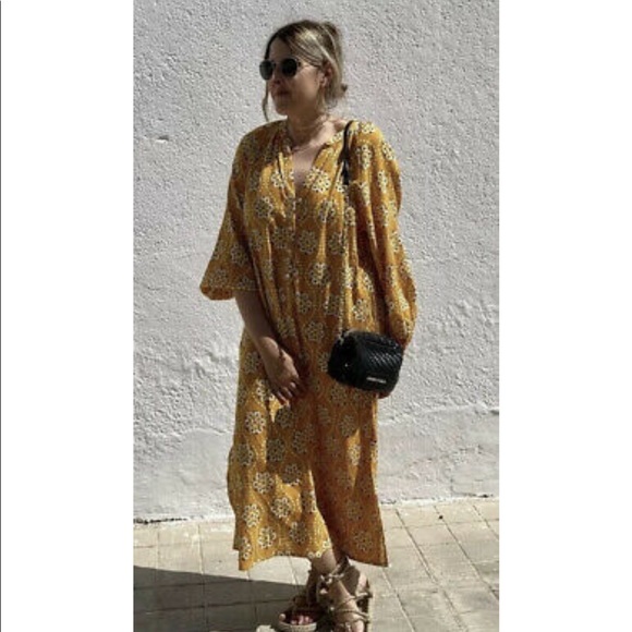 ✅SOLD✅Zara printed midi dress - Picture 8 of 16
